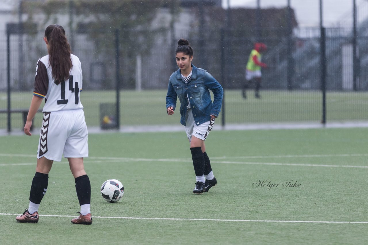 Bild 139 - B-Juniorinnen FC St.Pauli . Braedstrup IF : Ergebnis: 4:1